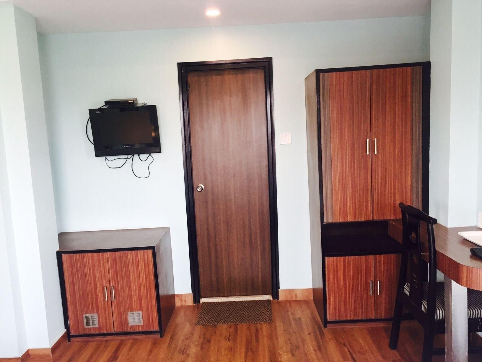 Hotel Crestwood Kolkata