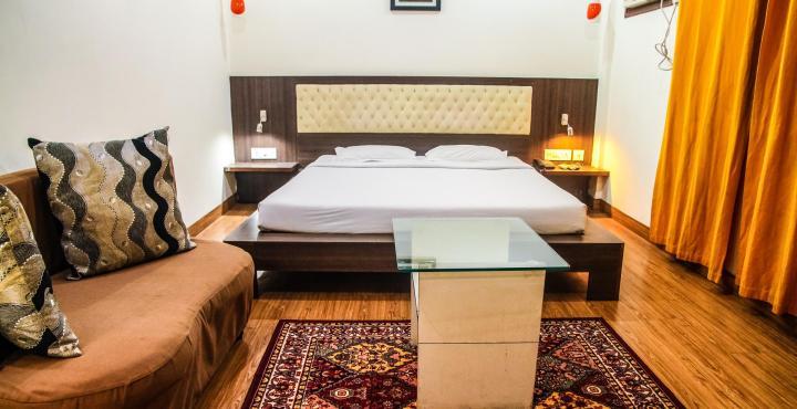Crestwood Hotel Kolkata