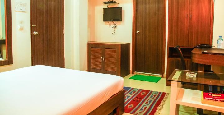 Hotel Crestwood Kolkata