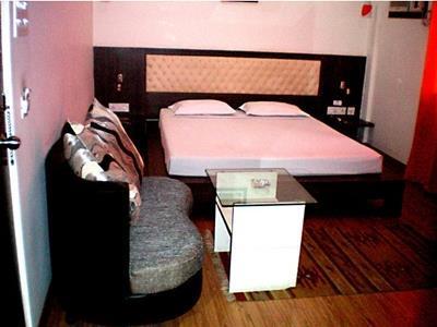 Crestwood Hotel 3*