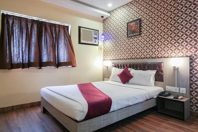 Crestwood Hotel