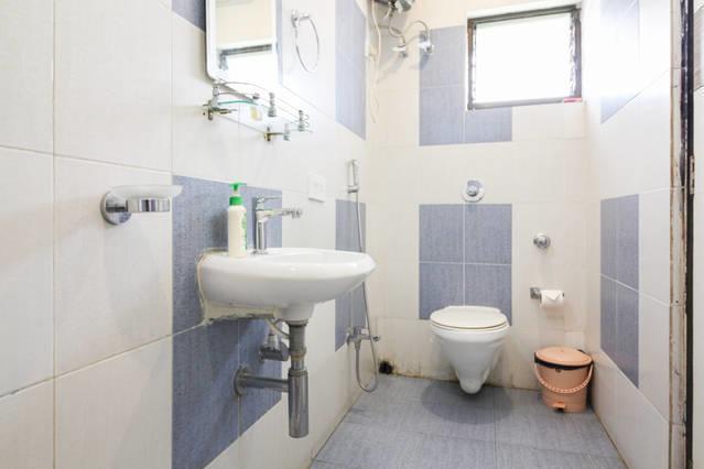 Crestwood Hotel 3*