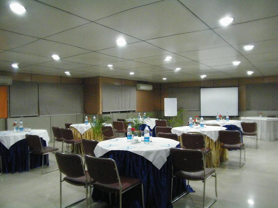 Crestwood Hotel Kolkata