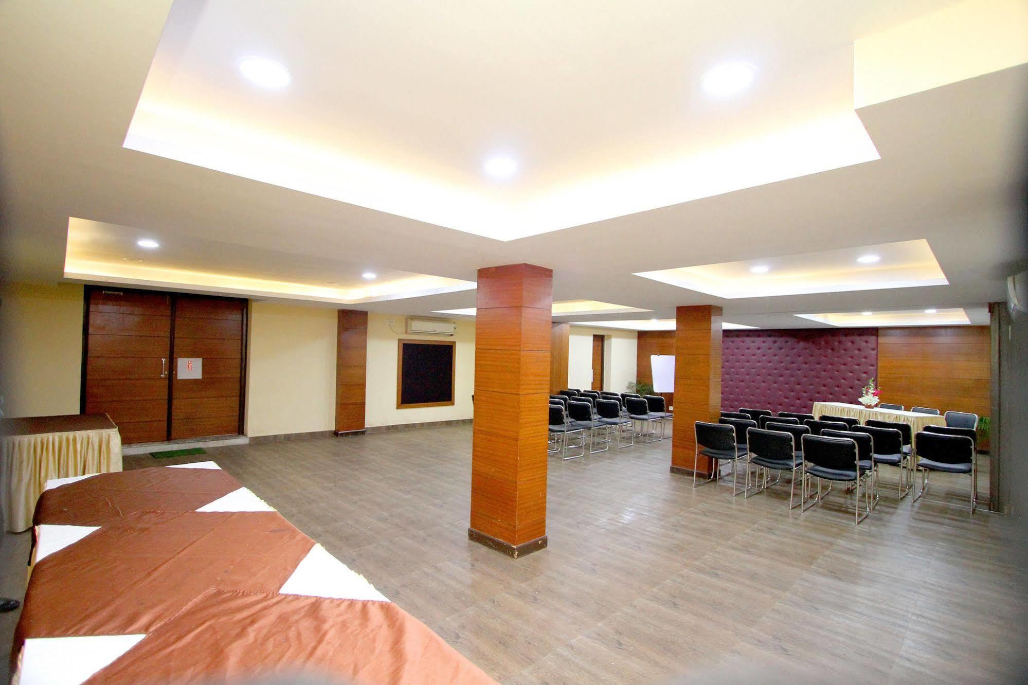 Crestwood 3* Kolkata